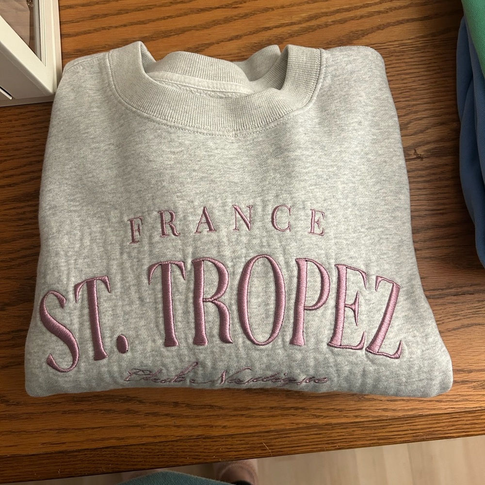 Abercrombie & Fitch Light Gray Crewneck Sweatshirt